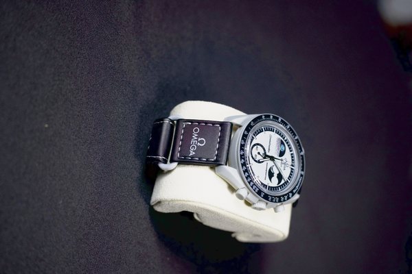 Moonswatch Preto