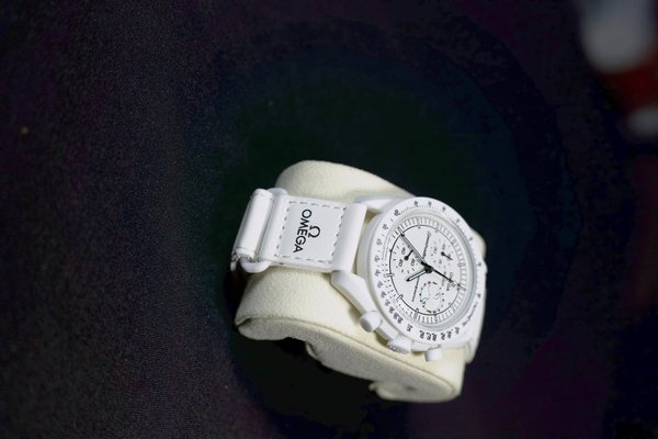 Moonswatch Branco